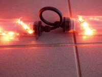 Hier sieht man wie bei Master + Slave die beiden LED Röhren mit einere Schlaufe verbaut werden können.